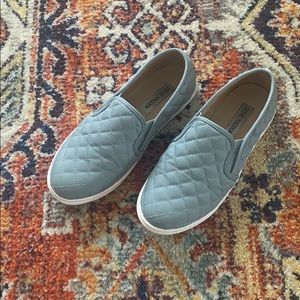 SUPER CUTE STEVE MADDEN SLIP ONS